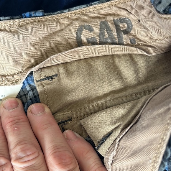 MENS 33W plaid GAP shorts with waist adjusters - Picture 3 of 6